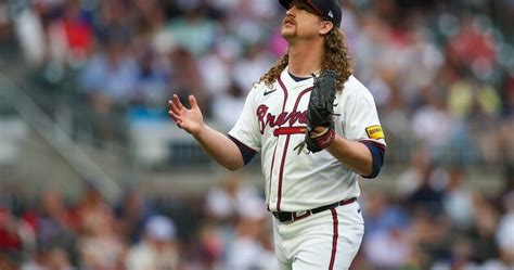 Braves blank Mets to secure final NL playoff spot .